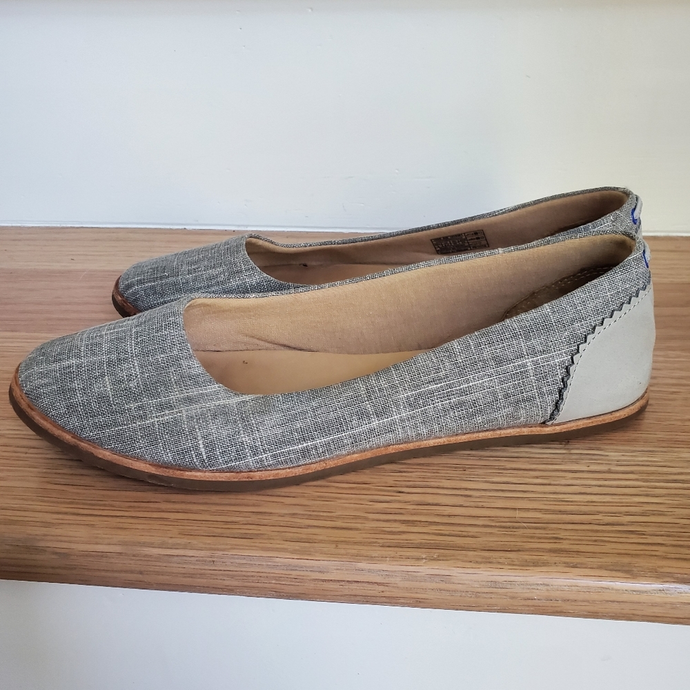 UGG Gray Canvas and Leather Flats - Picture 4 of 12